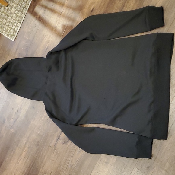 Black Long Sleeve "Holland" Hoodie - Picture 4 of 10